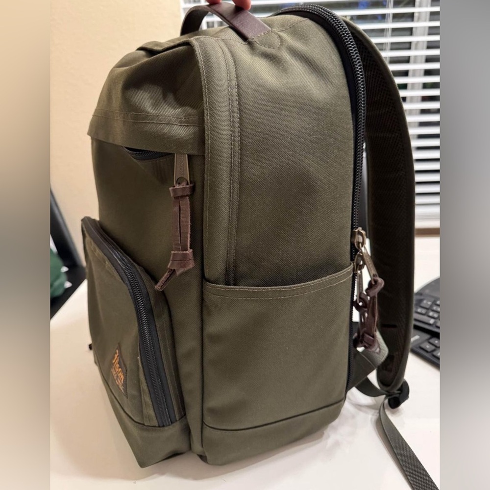 Filson backpack - Picture 3 of 6